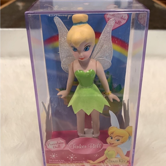 Disney Tinker bell 5” Porcelain Doll Brass Key Keepsakes 2005 edition - Picture 8 of 8